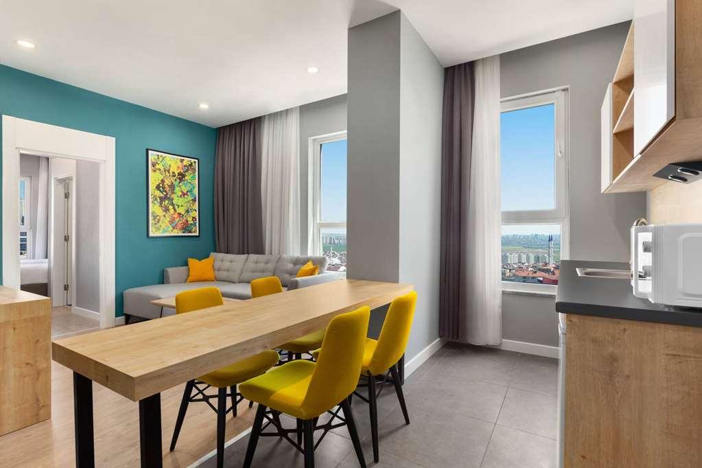 Days Inn & Suites By Wyndham Esenyurt Istanbul Zimmer foto