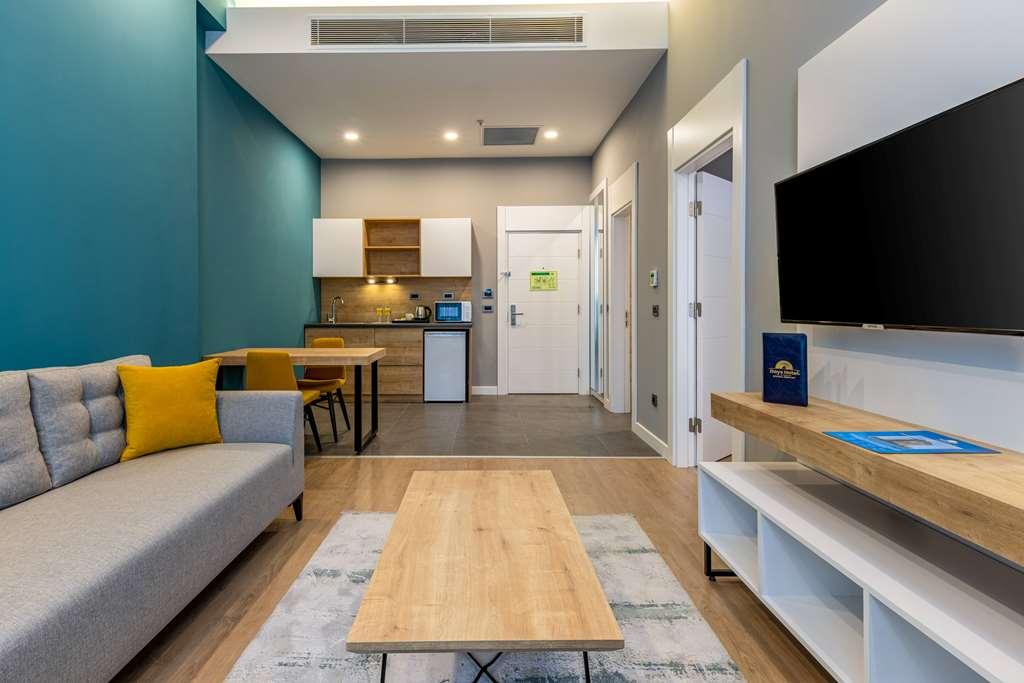 Days Inn & Suites By Wyndham Esenyurt Istanbul Zimmer foto