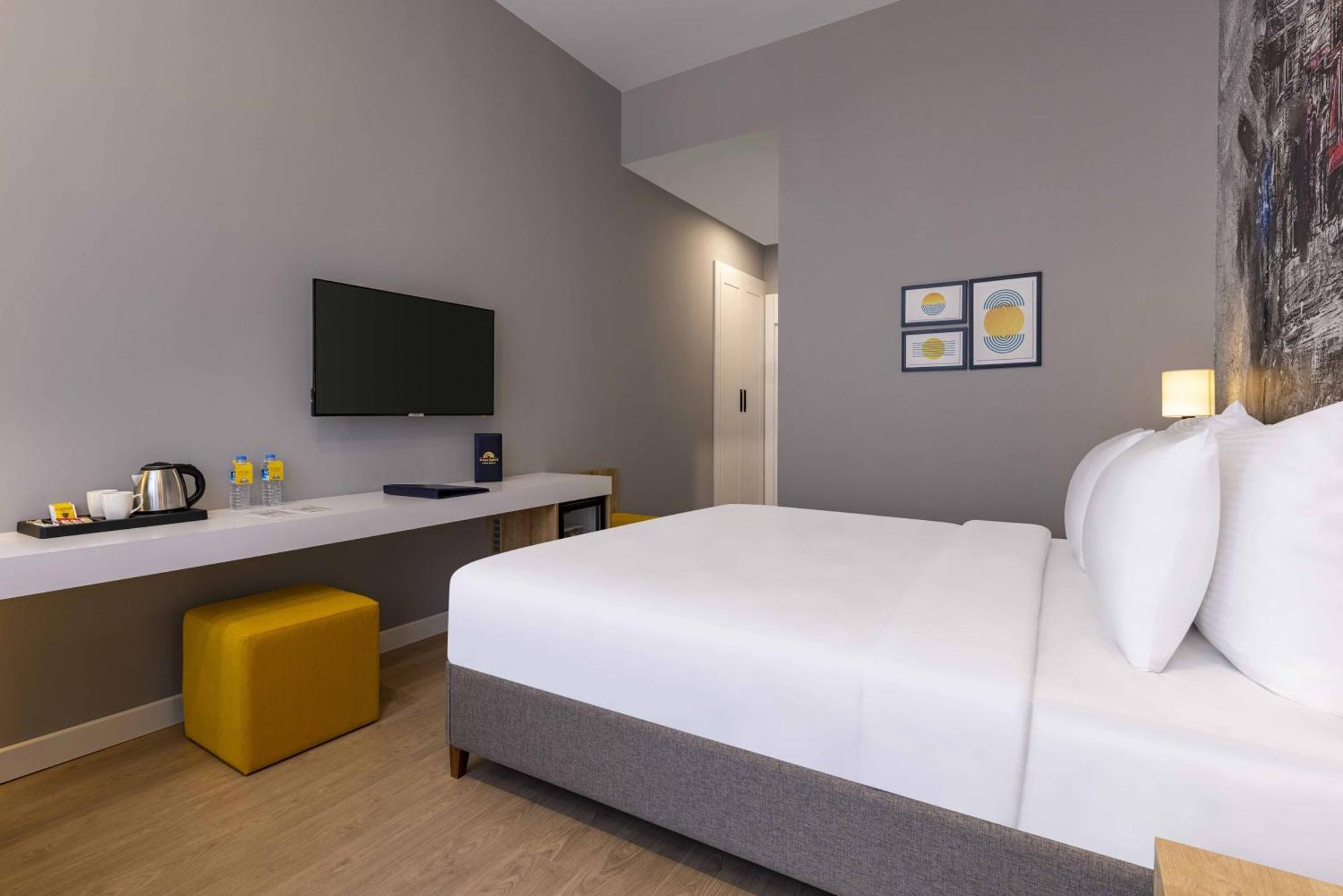 Days Inn & Suites By Wyndham Esenyurt Istanbul Exterior foto